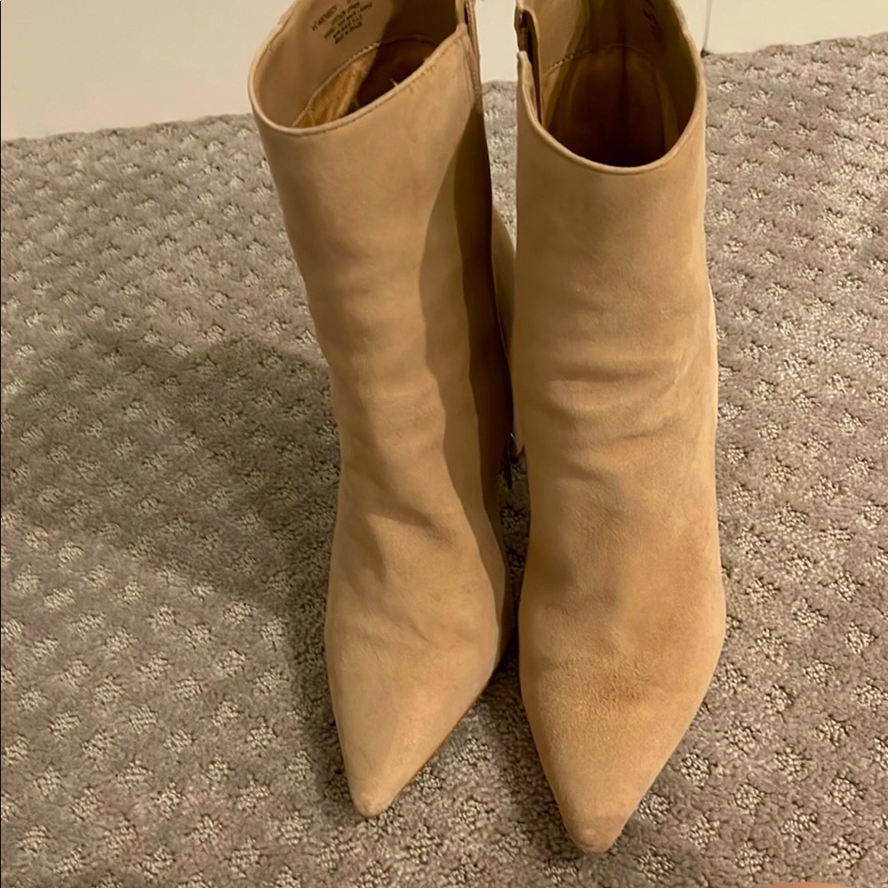 Vince Camuto Tan Ankle Booties Sleek Design Gently used